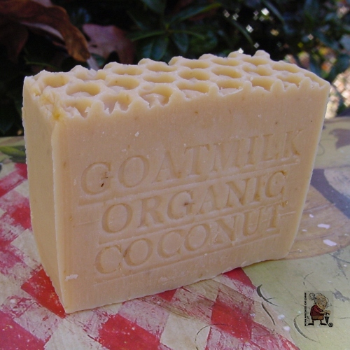 goatmeilk-coconut-soap-2